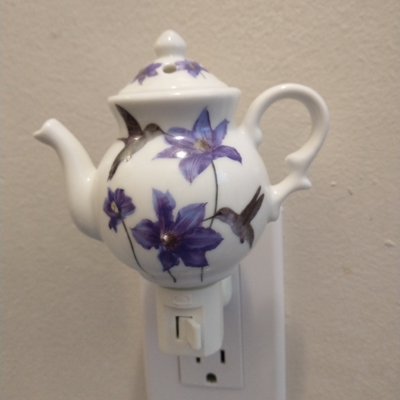 Porcelain Night Light - Picture 1 of 16